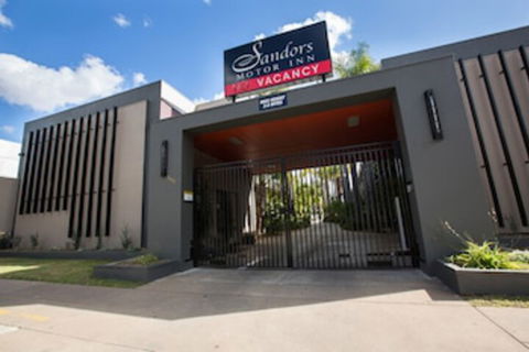 Sandors Motor Inn - Accommodation Asia 0