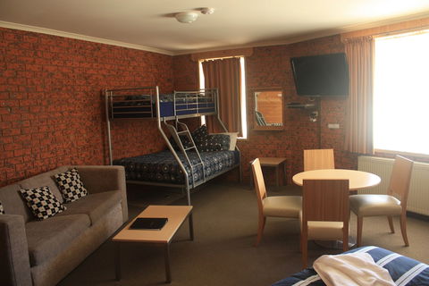 Merrijig Motor Inn Resort - Accommodation Asia 4