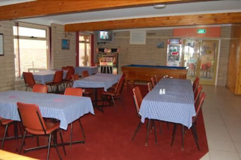 Meningie's Waterfront Motel - Accommodation Guide 2