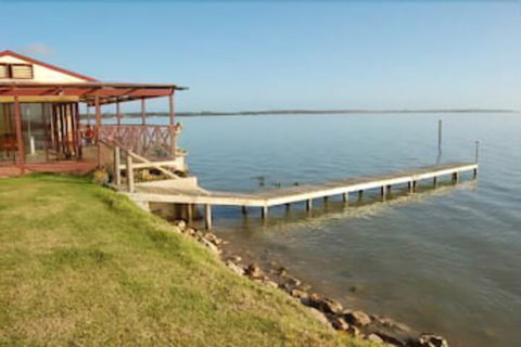 Meningie's Waterfront Motel - Accommodation Guide 4