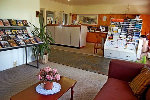 Meningie's Waterfront Motel - Accommodation Guide 1