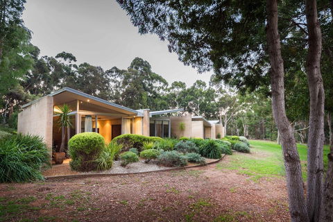 Gilgara Retreat - Accommodation Asia 1