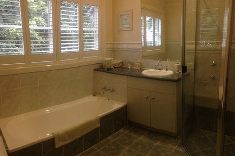 Elindale House Bed & Breakfast - Accommodation Asia 7