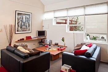 Twofourtwo Boutique Apartments - Accommodation Asia 5