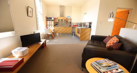 Twofourtwo Boutique Apartments - Accommodation Asia 4