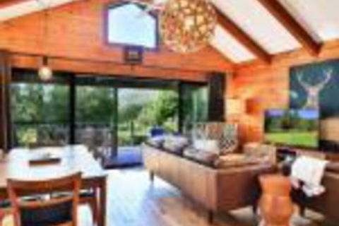 Kangaroo Valley Timber Cabin - Accommodation Guide 0