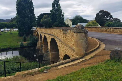 Alexanders' Of Richmond - Accommodation Guide 2