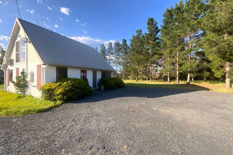 Alexanders' Of Richmond - Accommodation Guide 4