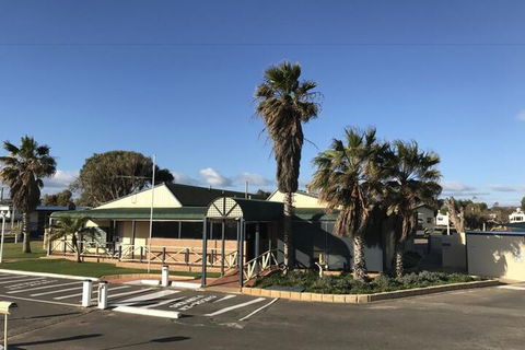 Sunset Beach Holiday Park - Accommodation Asia 1