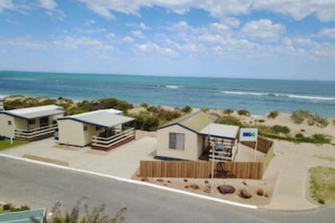 Sunset Beach Holiday Park - Accommodation Asia 0