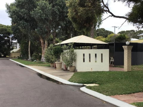 Bayview Motel - Accommodation Guide 0