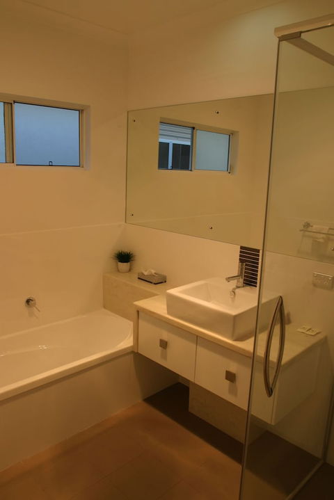 Clearwater Motel Apartments - Accommodation Asia 3