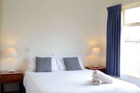 Hibiscus Heights - Accommodation Guide 2