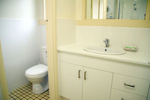 Hibiscus Heights - Accommodation Guide 4