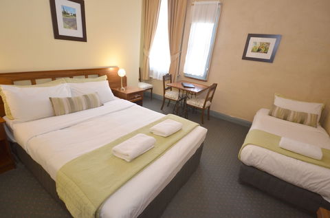 Central Springs Inn - Accommodation Guide 4