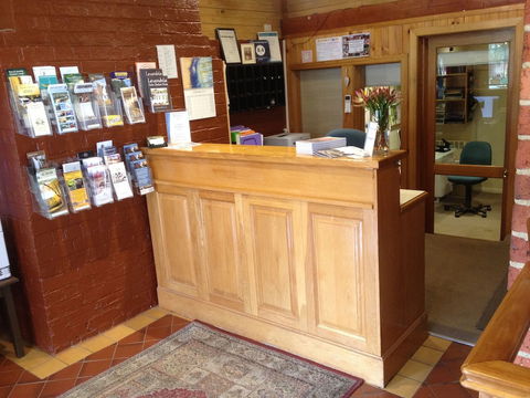 Central Springs Inn - Accommodation Guide 1