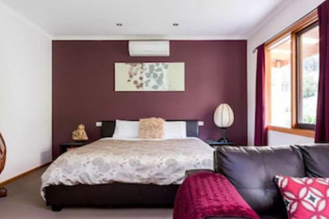 Adriennes Country Retreat - Accommodation Guide 0