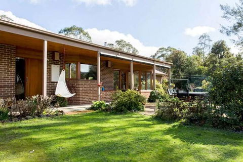 Adriennes Country Retreat - Accommodation Guide 1