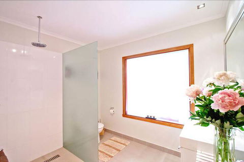 Adriennes Country Retreat - Accommodation Guide 5