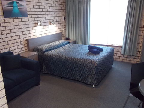 Cowra Crest Motel - Accommodation Asia 5