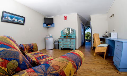 Ocean Paradise Holiday Units - Accommodation Asia 5