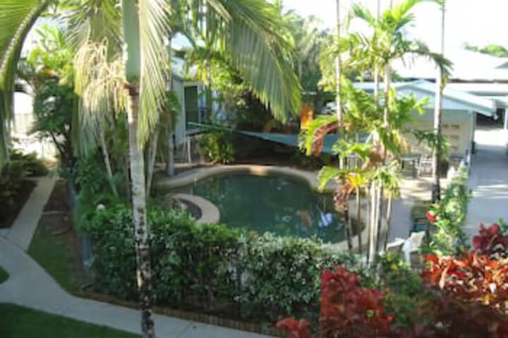 Mooroobool QLD Accommodation China