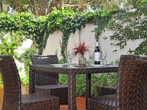 Park Vista Executive Townhouses - Accommodation Guide 4