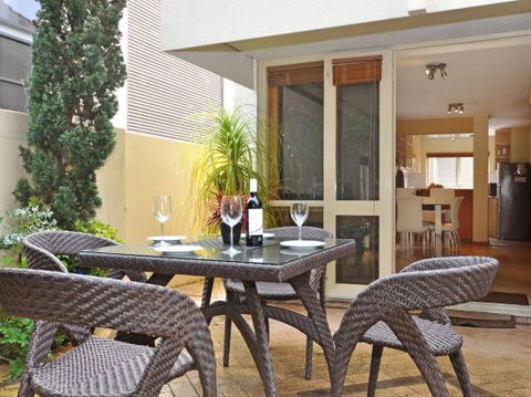 Park Vista Executive Townhouses - Accommodation Guide 2