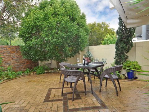 Park Vista Executive Townhouses - Accommodation Guide 1