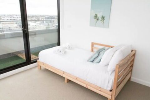Modern 2 Bedroom Apartment In Melbournes Northcote - Accommodation Guide 6