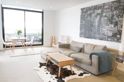 Modern 2 Bedroom Apartment In Melbournes Northcote - Accommodation Guide 1