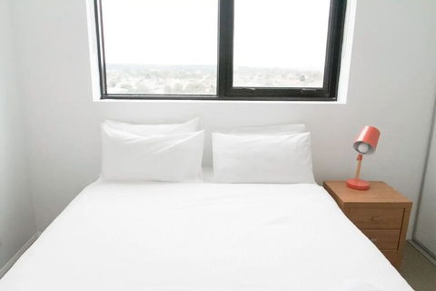 Modern 2 Bedroom Apartment In Melbournes Northcote - Accommodation Guide 4