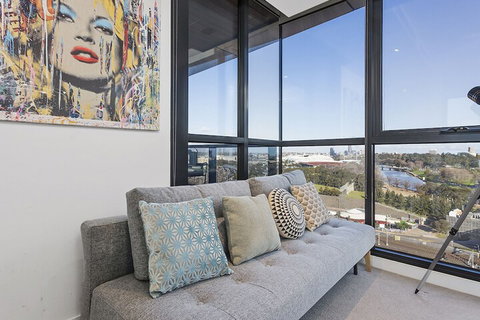 LAURENT Views Of MCG & Yarra River + Fed Square - Accommodation China 4