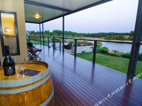 Charlie Bravo Villa Margaret River - Accommodation Asia 1