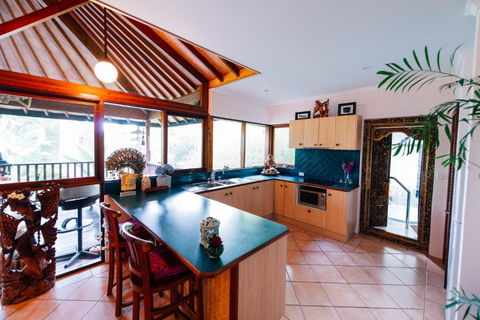 Riveresque - Accommodation Guide 6