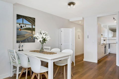 Beautiful 2 Bedroom Apartment Overlooking Manly Wharf MAN29 - Accommodation Guide 4
