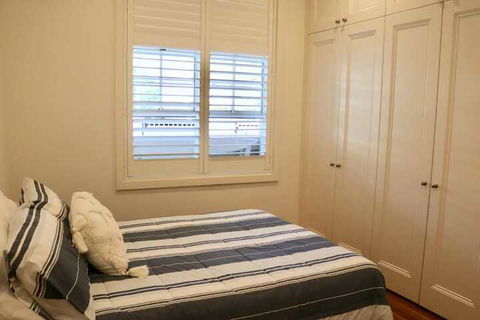 3 Bedroom Home Near Manly Beach - Accommodation Guide 4