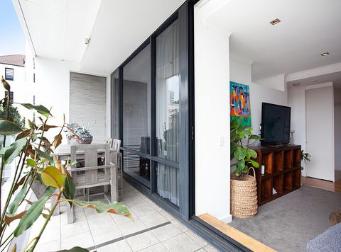 Bayside Pad - Accommodation Guide 0
