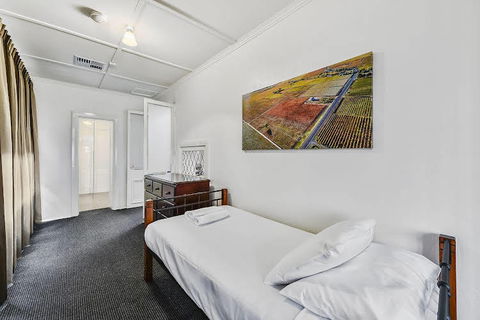 Triune House Bed & Breakfast - Accommodation Guide 0