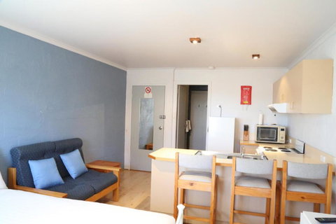 Parkwood 03 - Accommodation Guide 3