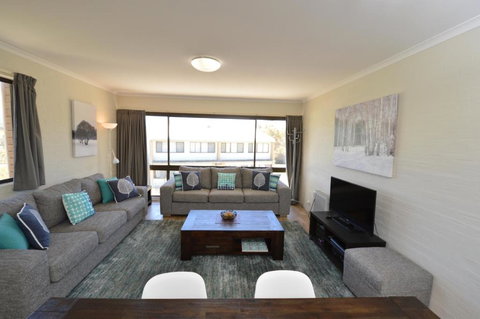 Kirwan 40 - Accommodation China 5