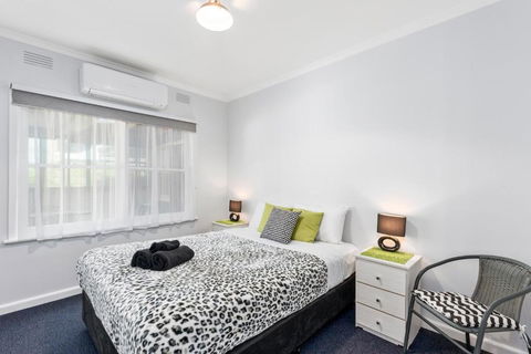 Wattle Grove Villa - Accommodation Guide 4