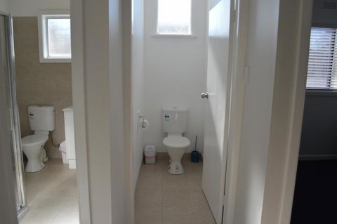 Wattle Grove Villa - Accommodation Guide 5