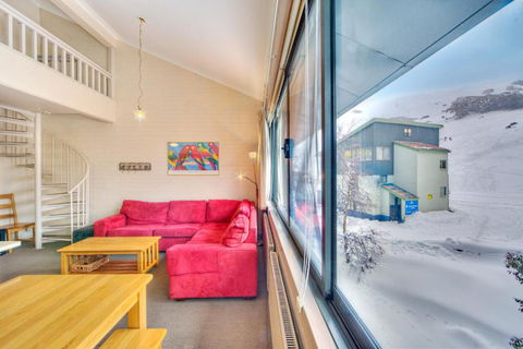 Snow Ski Apartments 16 - Accommodation Guide 2