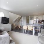 Whistler 2 - Accommodation Guide 0