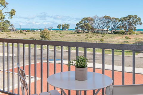 Jurien Bay Motel Apartments - Accommodation Asia 1