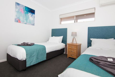 Jurien Bay Motel Apartments - Accommodation Asia 4