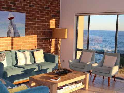Ocean Views 4 Ocean Street Air Conditioned Luxury With Beautiful Ocean Views - Accommodation Guide 3