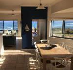 Ocean Views 4 Ocean Street air conditioned luxury with beautiful ocean views - Accommodation Asia