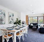 68 Bay Parklands 2 Gowrie Ave aircon pool tennis court communal spa